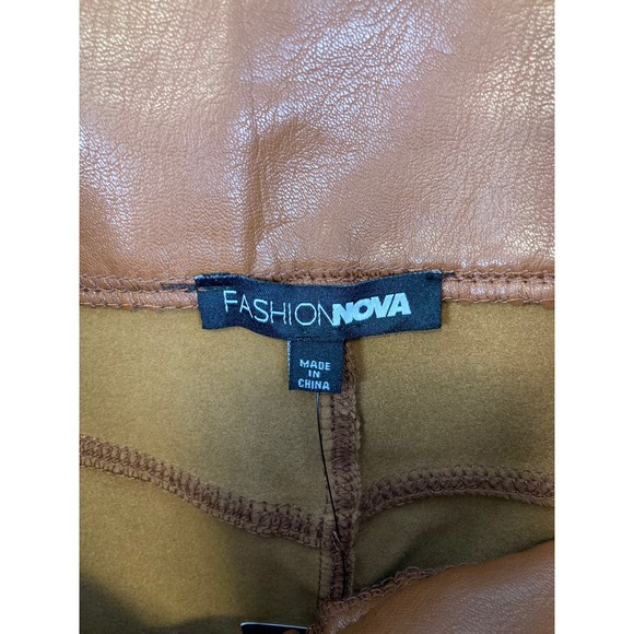 Fashion Nova Cognac Faux Leather High Waisted Triple Button Pants Brown L NEW - Picture 3 of 11